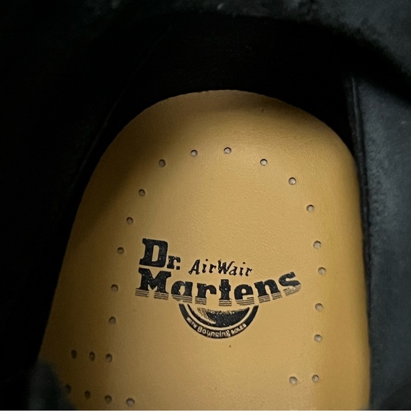 Doc Martens 1460 Women’s Smooth Leather Lace Up Boots. - Picture 4 of 4